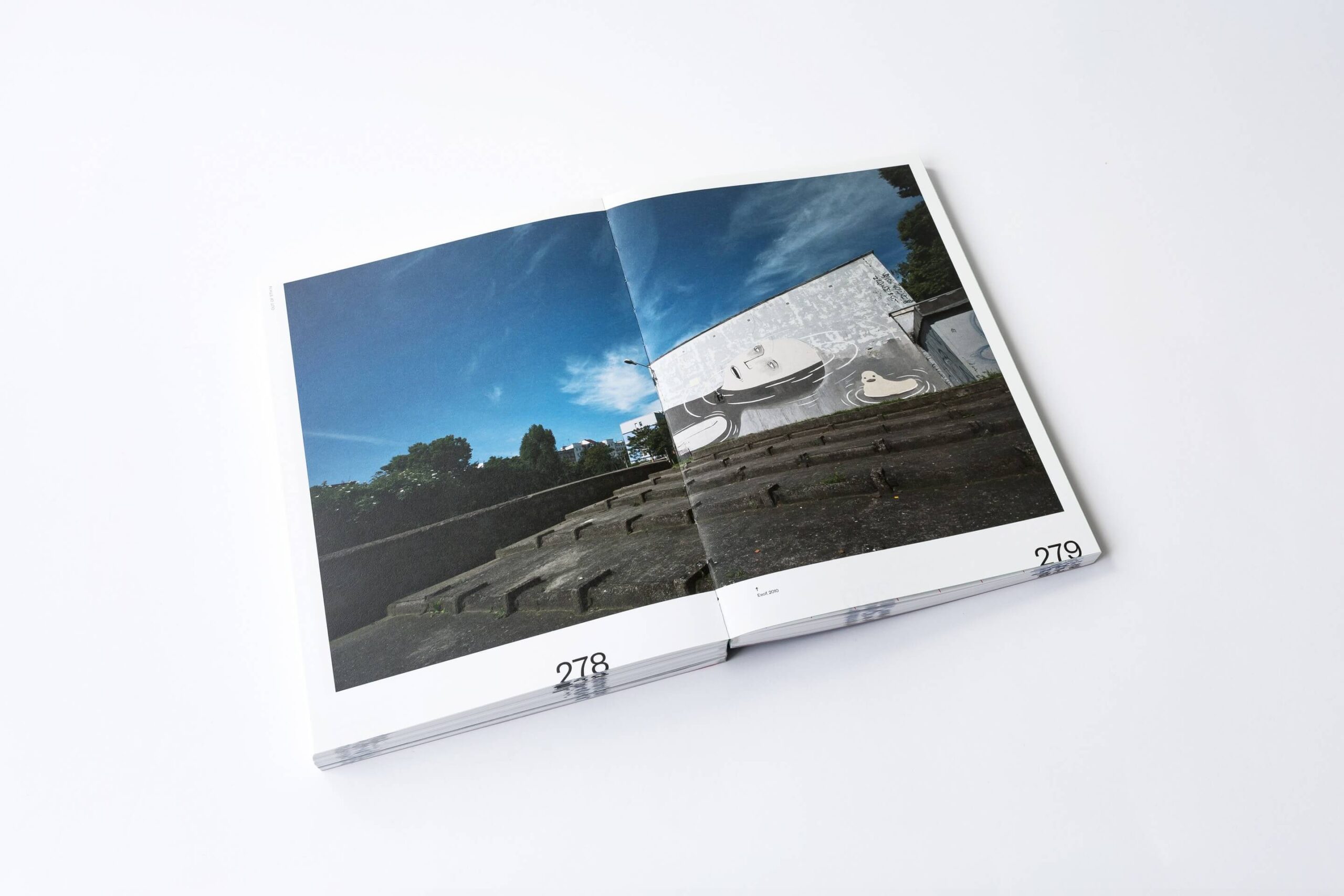 OUT OF STH. Międzynarodowe Biennale Sztuki Zewnętrznej
