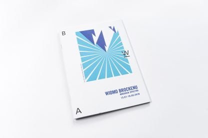 Okładka z logo BWA, granatowo-biało- niebieskie trójkąty.